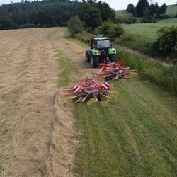 SB-1352 in action on the farm of Mr. Háček