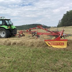 SB-1352 in action on the farm of Mr. Háček