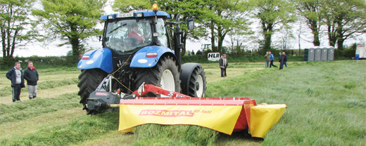 Side mower SD-300C with a conditioner